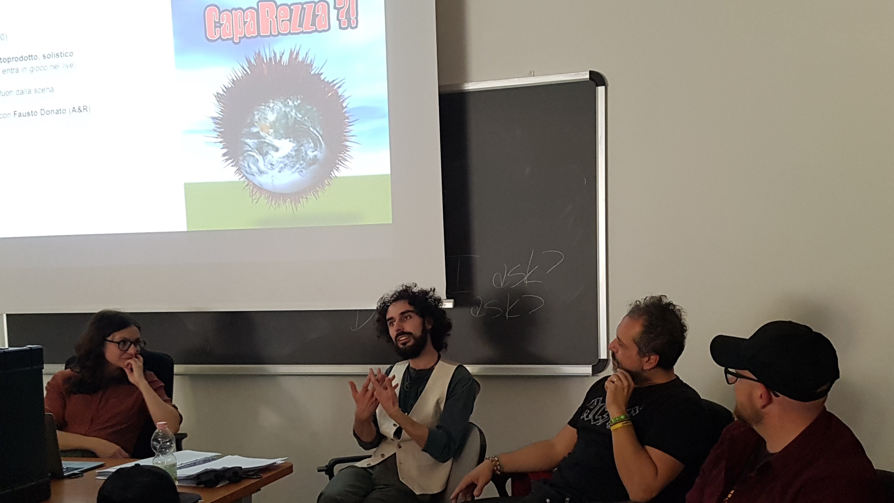 Musicisti di Caparezza a lezione di etnomusicologia